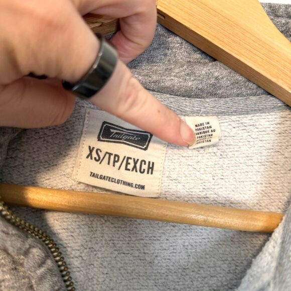 Tailgate Iowa Hawkeyes Quarter Zip Gray Sweatshirt Size XS - Picture 3 of 11